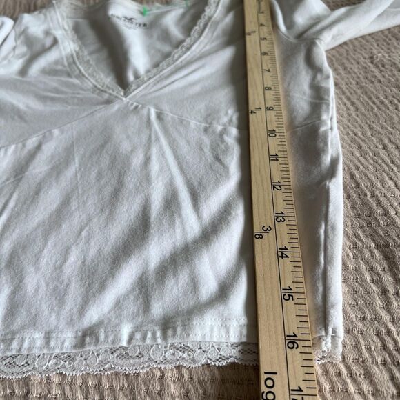 Hollister Shirt Women XS White Lace Trim V Neck Long Sleeve Baby Tee Cropped Y2K - Picture 8 of 9